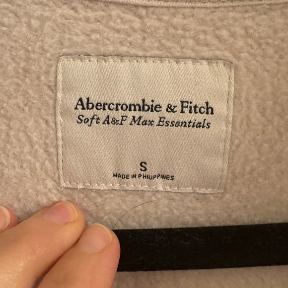 Abercrombie & Fitch Vintage Stripe Essential Sunday Half-Zip Sweatshirt - Picture 3 of 6